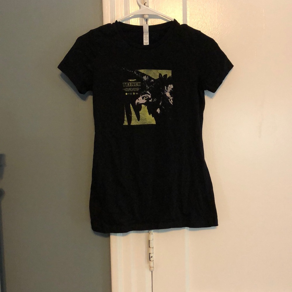 Black shirt with Trench by Twenty One Pilots on it